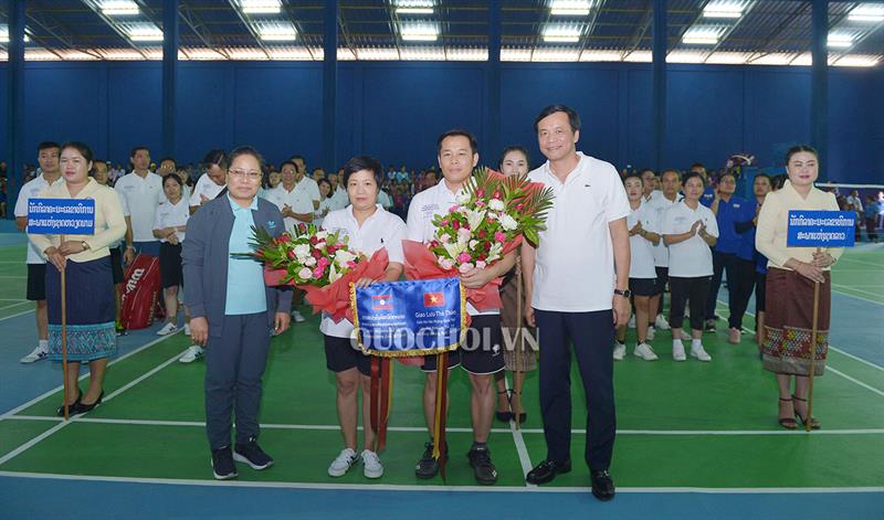ການແລກປ່ຽນກິລາ ລະຫວ່າງ ຫ້ອງວ່າການສະພາແຫ່ງຊາດ ສອງປະເທດຫວຽດນາມ-ລາວ
