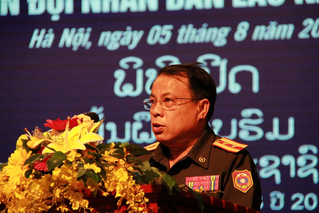 ໄຂຊຸດຝຶກອົບຮົມວິຊາສະເພາະໃຫ້ຄະນະສິລະປະກອນກອງທັບປະຊາຊົນລາວ