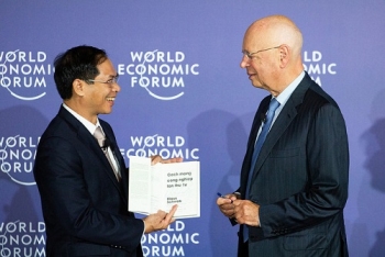 WEF ASEAN 2018: ນໍາສະເໜີ ປື້ມ “ການປະຕິວັດອຸດສາຫະກໍາຄັ້ງທີ 4” ສະບັບພາສາຫວຽດນາມ ອອກສູ່ຜູ້ອ່ານ