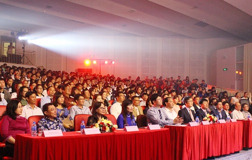 ບຸນມະໂຫລານ ວັດທະນະທຳ ຫວຽດນາມ-ເກົາຫຼີໃຕ້ ຈັດຂື້ນຢ່າງຟົດຟື້ນ ຢູ່ ຫວຸ໋ງເຕົ່າ.