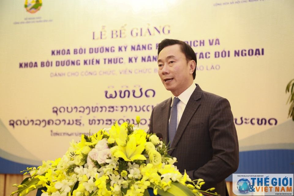 ປິດຊຸດຝຶກອົບຮົມ ຄວາມສາມາດດ້ານການທູດ ແລະ ແປພາສາ ໃຫ້ແກ່ພະນັກງານລາວ