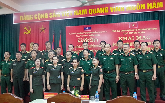 ເປີດເຝິກອົບຮົມວິຊາສະເພາະເຕັກນິກການພິມໃຫ້ແກ່ ພະນັກງານໂຮງງານການພິມກອງທັບປະຊາຊົນລາວ