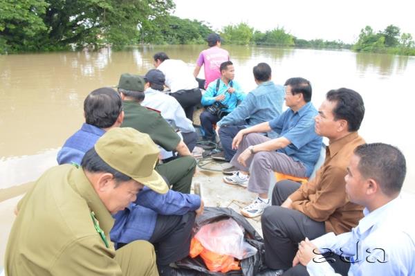 ທ່ານນາຍົກ ຢ້ຽມຢາມ ແລະ ຊຸກຍູ້ການແກ້ໄຂໄພນໍ້າຖ້ວມຢູ່ 3 ແຂວງພາກໃຕ້