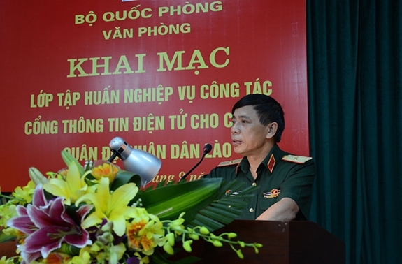 ໄຂຊຸດຝຶກອົບຮົມວິຊາຊີບກ່ຽວກັບປະຕູຖະແຫຼງຂ່າວເອເລັກໂຕຣນິກໃຫ້ແກ່ພະນັກງານກອງທັບປະຊາຊົນລາວ