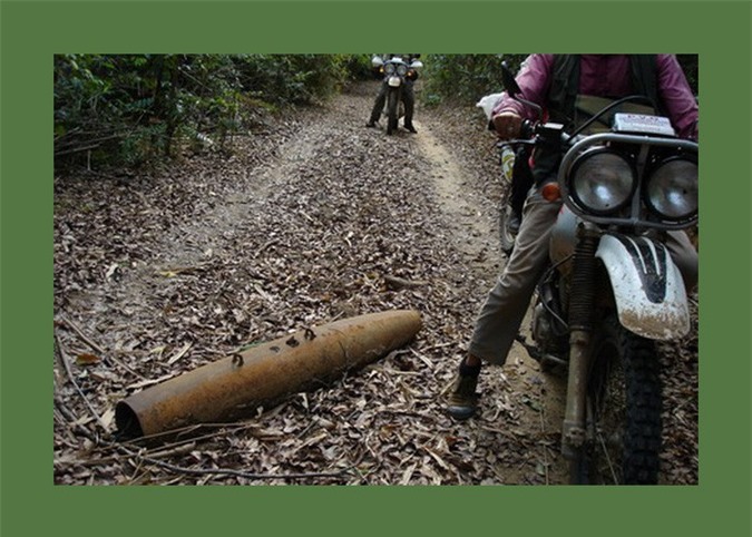 ຊື່ນຊົມຮ່ອງຮອຍສົງຄາມທີ່ຍັງເຫຼືອໄວ້ໃນທາງນ້ອຍໂຮ່ຈິ໋ມີນຢູ່ລາວ