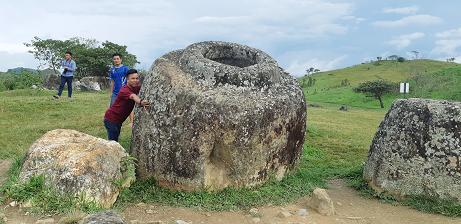 ທ່ຽວຊົມ ຄົ້ນຫາຄວາມລຶກລັບ ຂອງທົ່ງໄຫຫີນ ຂອງແຂວງຊຽງຂວາງ