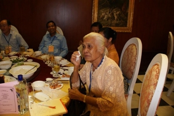ຍິງລາວ ໃນຖານະ ເປັນລູກໄພ້ຄົນຫວຽດນາມ