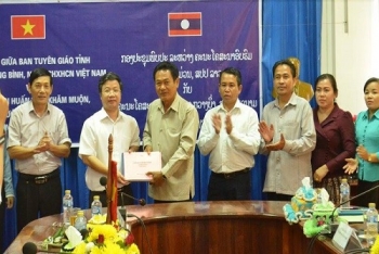 ຄະນະໂຄສະນາອົບຮົມ ຄຳມ່ວນ-ກວາງບິ່ງ ຮ່ວມປຶກສາຫາລື ແລກປ່ຽນບົດຮຽນ ໃນການສ້າງປຶ້ມປະຫວັດສາດ ການພົວພັນຮ່ວມມືພິເສດ ລາວ-ຫວຽດ