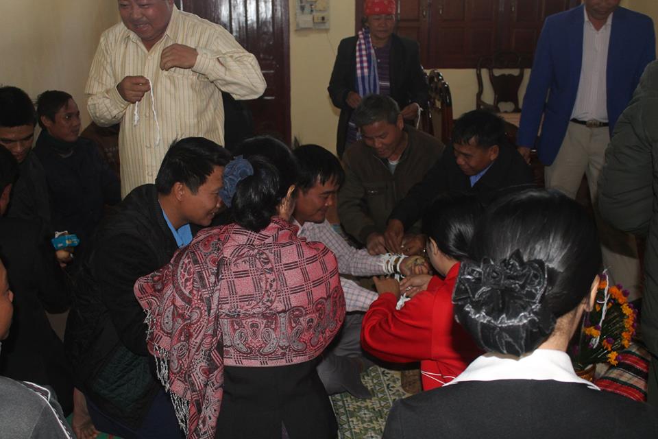 ເຈົ້າເມືອງ ເມືອງບົວລະພາ ແຂວງຄຳມ່ວນ ໃຫ້ການຕ້ອນຮັບ ທະຫານ ໜ່ວຍປະຕິບັດງານພິເສດ  ກອງ 589 ແຂວງ ກວາງບີ່ງ ສສ ຫວຽດນາມ