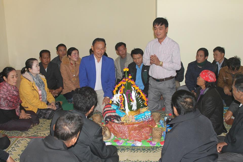 ເຈົ້າເມືອງ ເມືອງບົວລະພາ ແຂວງຄຳມ່ວນ ໃຫ້ການຕ້ອນຮັບ ທະຫານ ໜ່ວຍປະຕິບັດງານພິເສດ  ກອງ 589 ແຂວງ ກວາງບີ່ງ ສສ ຫວຽດນາມ