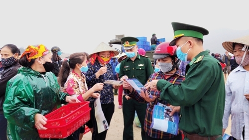 ນໍາເອົາກົດໝາຍມາໃຫ້ປະຊາຊົນ ນໍາເອົາກົດໝາຍມາໃຫ້ປະຊາຊົນ