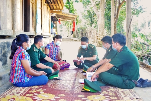 ນໍາເອົາກົດໝາຍມາໃຫ້ປະຊາຊົນ