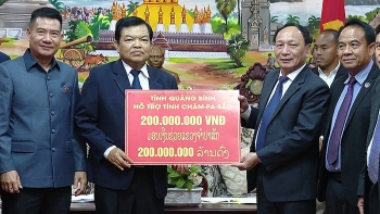 ກວາງບິ່ງ, ດົ່ງນາຍ ໄປຢ້ຽມຢາມ, ອວຍພອນປີໃໝ່ ແຂວງ ຈຳປາສັກ ແລະ ແຂວງ Kampong Thom.