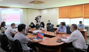 ສື່ເອເລັກໂຕນິກພັກກອມມູນິດຫວຽດນາມ ຈັດການສຳພາດທາງອອນລາຍກ່ຽວກັບການເລືອກຕັ້ງ ສສຊ ຊຸດທີ 15
