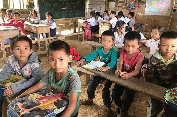 ນັກຮຽນເຂດຫ່າງໄກສອກຫຼີກ ຍັງຂາດໂອກາດຫຼາຍດ້ານ