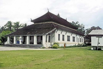 ລາວ: ບູລະນະປະຕິສັງຂອນວັດວິຊຸນ ເຊິ່ງເປັນໜຶ່ງໃນວັດທີ່ເກົ່າແກ່ທີ່ສຸດ ຢູ່ ຫລວງພະບາງ