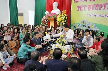 ມີນັກສຶກສາລາວ ກ່ວາ 250 ຄົນຕ້ອນຮັບບຸນປີໃໝ່ຢູ່ ທ໊າຍງວຽນ