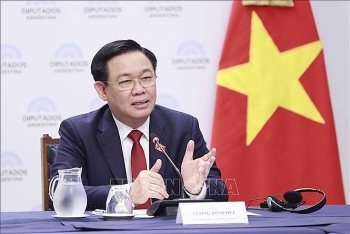 ​ຮັບເອົາ​ສິ່ງຍອດ​ຍິ່ງ​ທາງ​ດ້ານ​ວັດ​ທະ​ນະ​ທຳ​ຂອງປະ​ເທດ​ເພື່ອນ​ເພື່ອ​ເຮັດ​ໃຫ້​ວັດ​ທະ​ນະ​ທຳ​ຂອງ​ປະ​ຊາ​ຄົມຫຼາກຫຼາຍ​ກ່​ວາ​ເກົາ