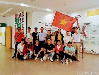 ຊາວຫວຽດນາມ ອາໄສຢູ່ ອິດສະລາແອັນ ເສີມຂະຫຍາຍຄວາມສາມັກຄີ, ຄຸນນະທາດອົງອາດກ້າຫານ ຢູ່ເຂດຕາເວັນອອກກາງ