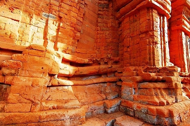 ທາດຈຳ ຄວາມລຶຶກລັບທີ່ຈົມຢູ່ໃຕ້ດອນຊາຍແຄມທະເລຢູ່ເຫ້ວ ທາດຈຳ ຄວາມລຶຶກລັບທີ່ຈົມຢູ່ໃຕ້ດອນຊາຍແຄມທະເລຢູ່ເຫ້ວ