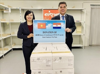 ກຣົວຊີ ແລະ ຮຸງກາຣີ ໜູນຊ່ວຍວັກຊິນຕ້ານໂລກລະບາດໂຄວິດ - 19 ໃຫ້ ຫວຽດນາມ