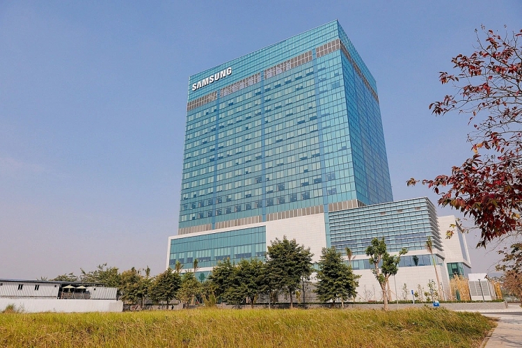 Trung tâm R&D của Samsung tại khu đô thị Tây Hồ Tây, thành phố Hà Nội. (Ảnh: KT)  ສູນ R&D ຂອງ Samsung ຢູ່​ເຂດ​ຕົວ​ເມືອງຕາເວັນຕົກ ໂຮ່ເຕີຍ, ຮ່າ​ໂນ້ຍ. (ພາບ: KT)