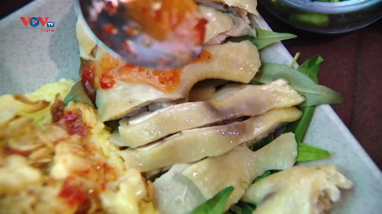 ເຂົ້າໄກ່ ຍາຈາງ - ຄວາມດຶງດູດມາຈາກສີສັນຮອດລົດຊາດ