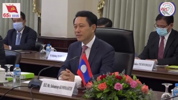 Video: ລັດຖະມົນຕີກະຊວງການຕ່າງປະເທດ ແລະ ການຄ້າ ແຫ່ງ ຮົງກາຣີ ຢ້ຽມຢາມ ສປປ ລາວ