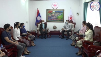 Video: ຫລາຍພາກສ່ວນ ມອບເງິນ ແລະ ເຄື່ອງຊ່ວຍເຫລືອ ຕ້ານໂຄວິດ-19 ໃຫ້ອົງການກາແດງລາວ